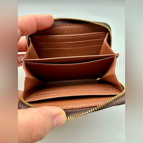 Louis Vuitton zip coin purse - Picture 3 of 9